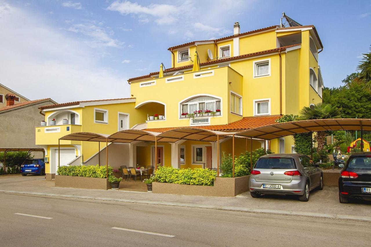 Apartmani Justic Nijvice Zewnętrze zdjęcie