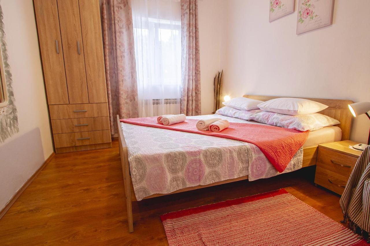 Apartmani Justic Nijvice Zewnętrze zdjęcie
